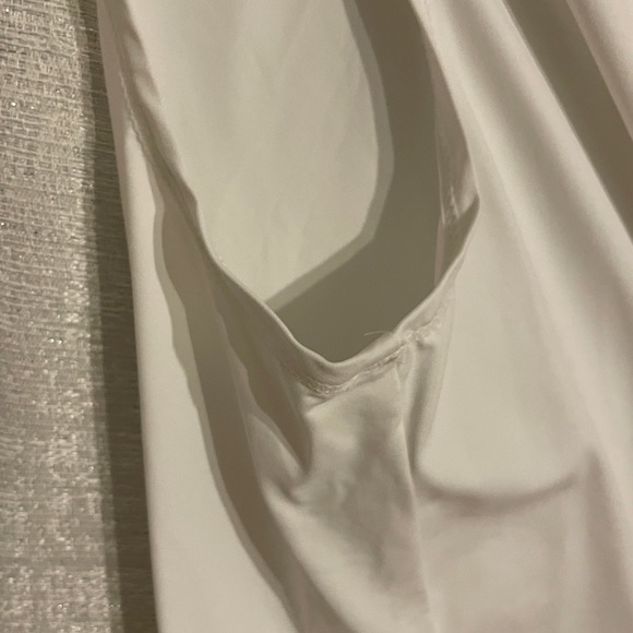 Athleta Sunlover UPF Split Back, Sleeveless Tulip Top Size Small, like NEW! - Picture 5 of 9